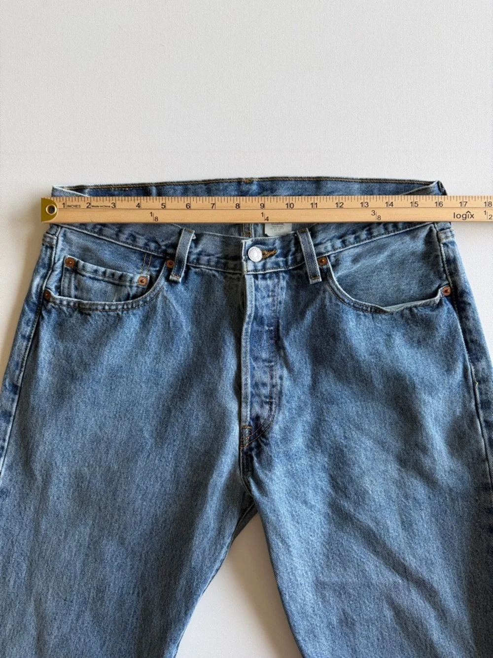 Levi’s 501 Button Fly Jeans 34x32 Light Wash Straight Leg Men’s Classic Denim